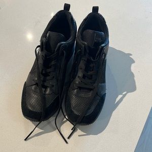 Michael Kors womens size 8 sneakers in black